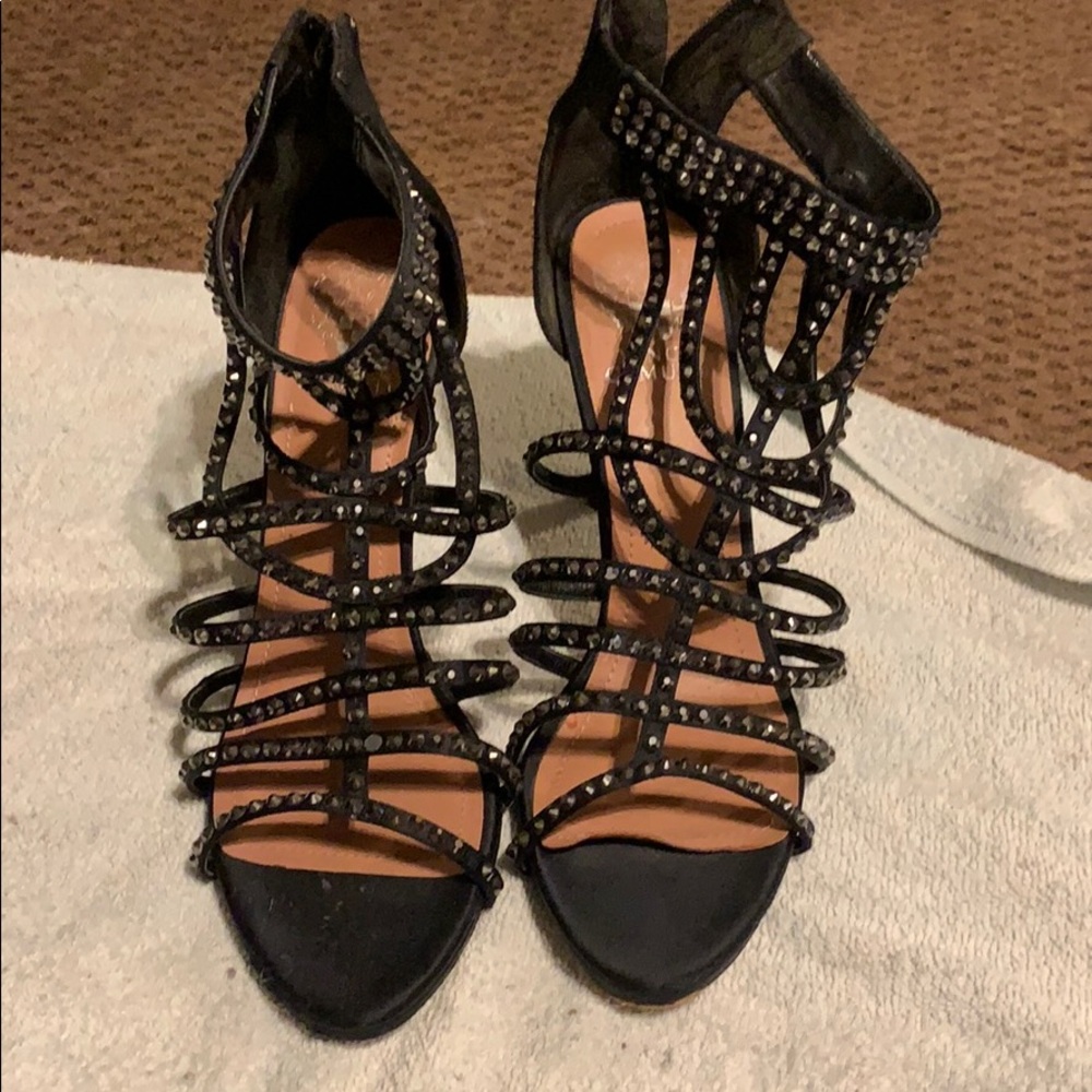 Vince camuto black heels